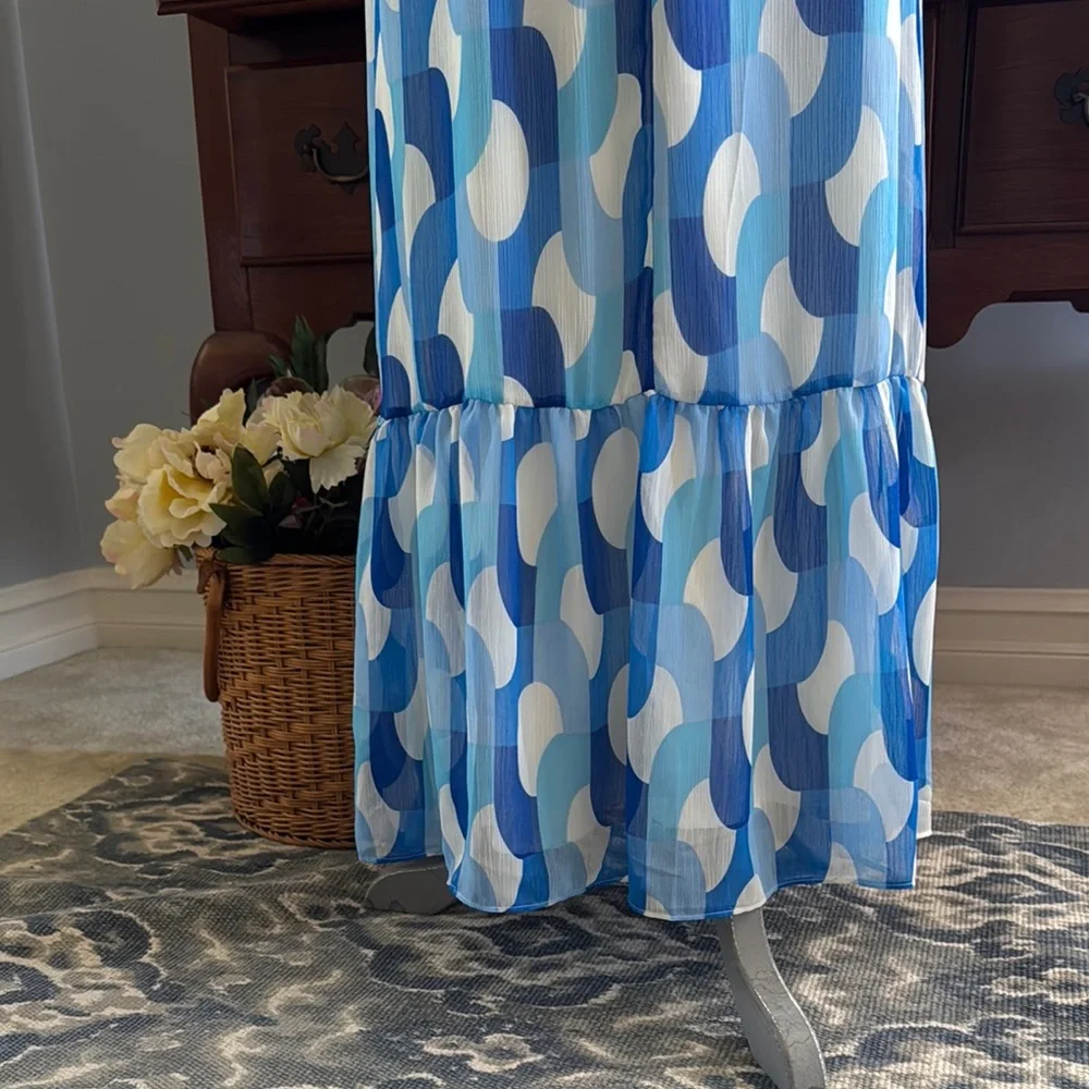 Donna Morgan Blue and White Patterned Dress Size 12 - Picture 6 of 14